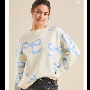 ARULA Cream Top with Blue Accents